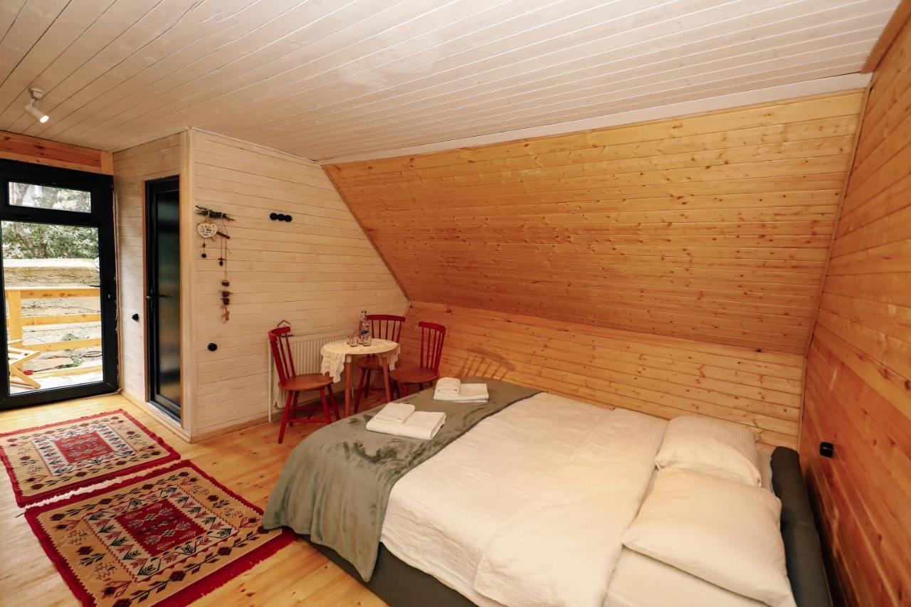 Wooden Cottage "Green House" In Бакуриани Экстерьер фото